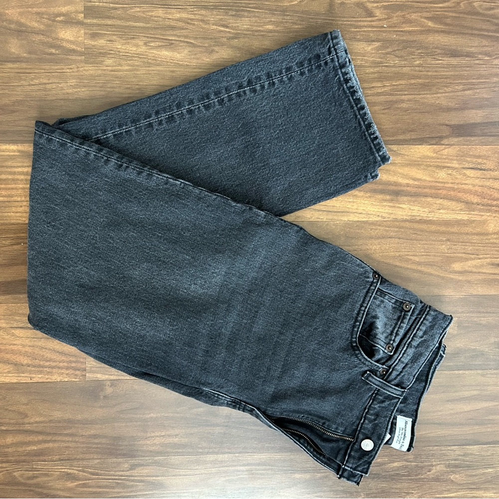 Abercrombie Curve Love Ultra High Rise 90s Straight Jean